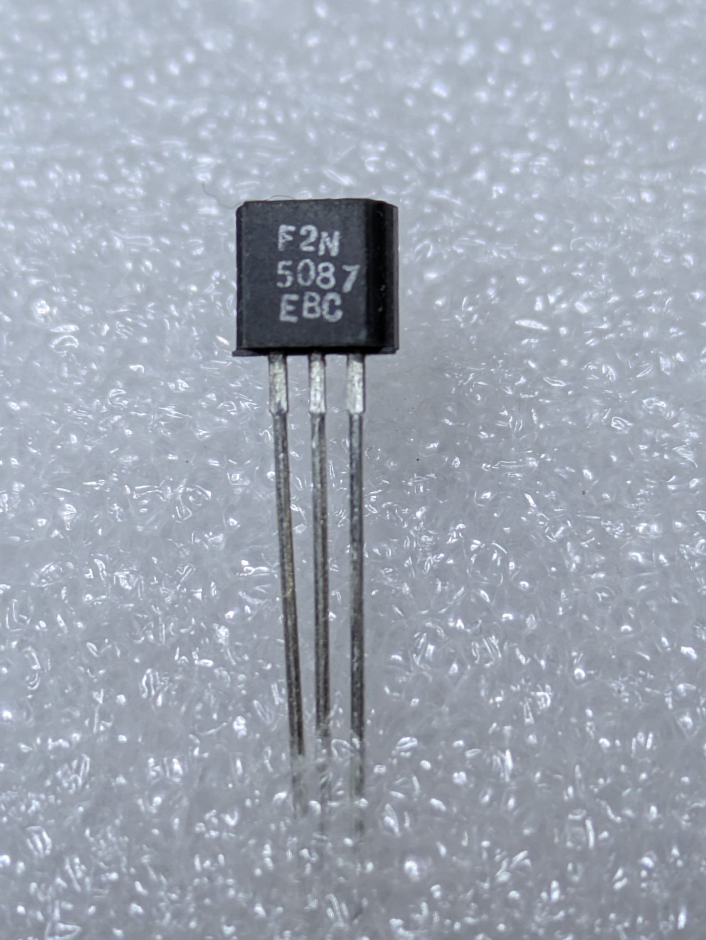 2N5087