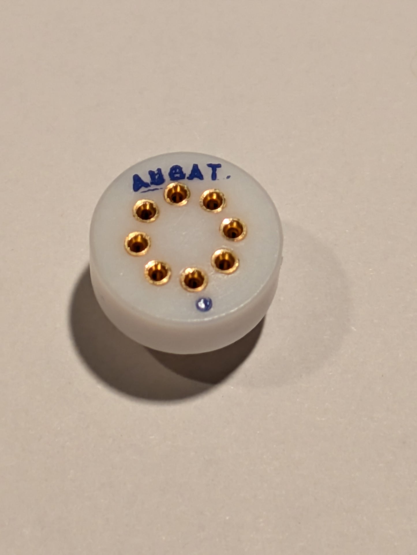 Augat 8058-1G50 base CI 8 pins