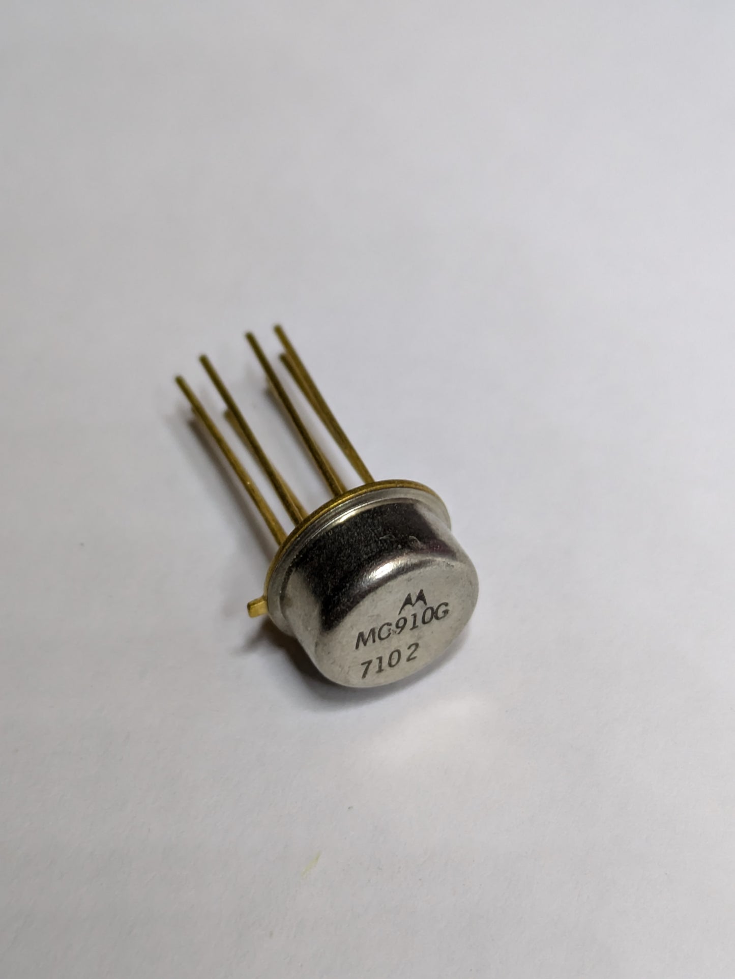 MC910G - IC MRTL Dual 2-input positive logic NOR gates TO-99