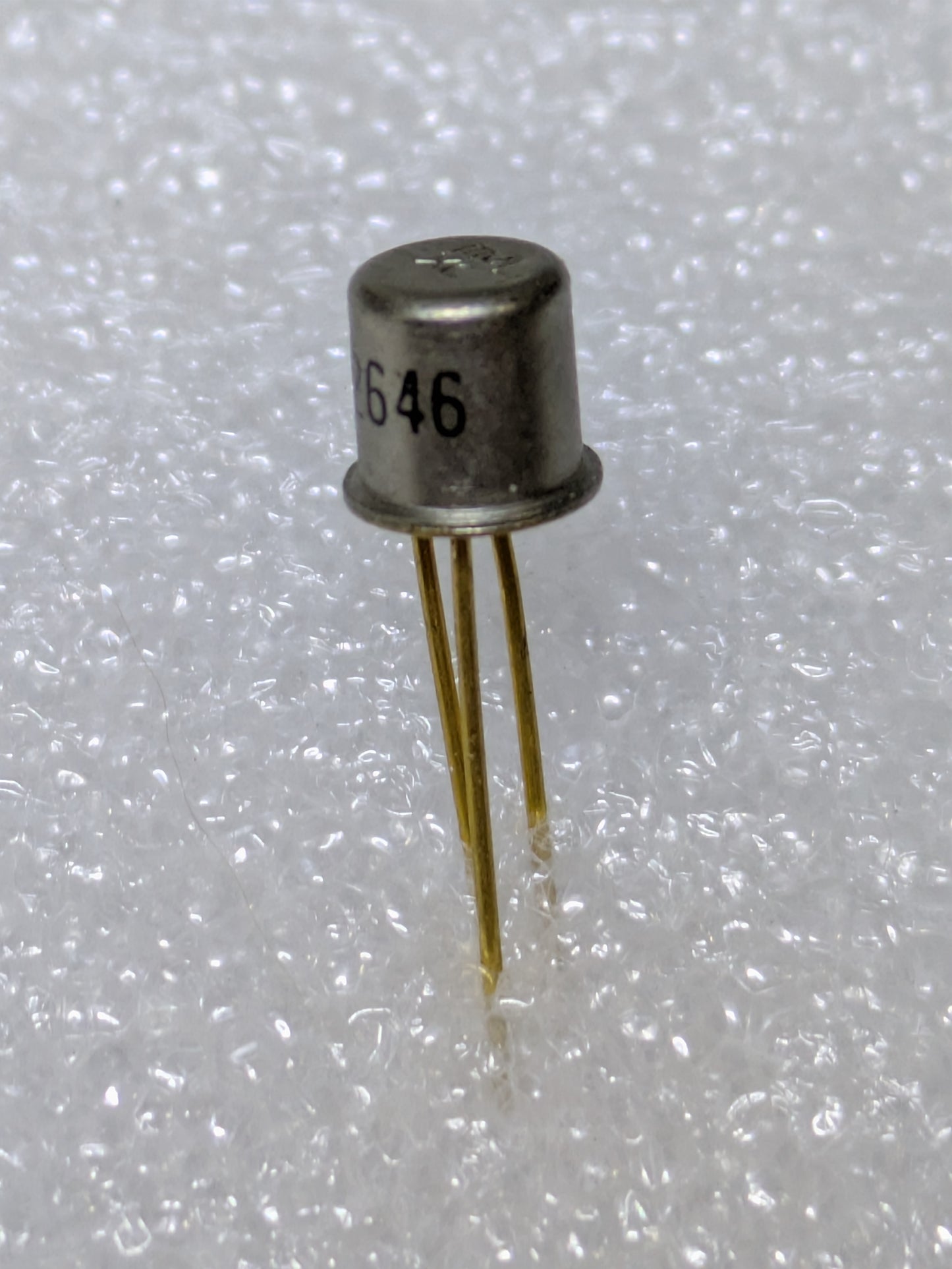 2N2646