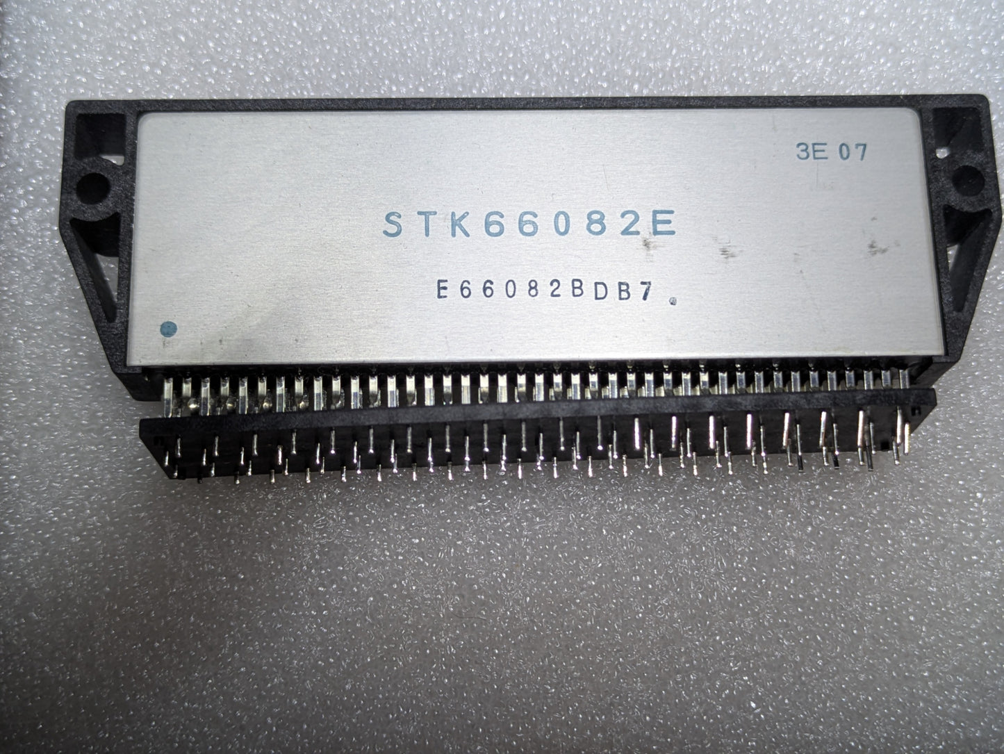 STK66082E